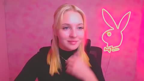 Snapshot of _mila_la_ chatting on September 18, 11:34 am Melanie online show from September 18, 11:34 am