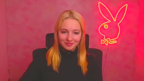 Snapshot of _mila_la_ chatting on October 2, 1:29 pm Melanie online show from October 2, 1:29 pm