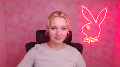 Snapshot of _mila_la_ chatting on October 9, 12:03 pm Melanie online show from October 9, 12:03 pm