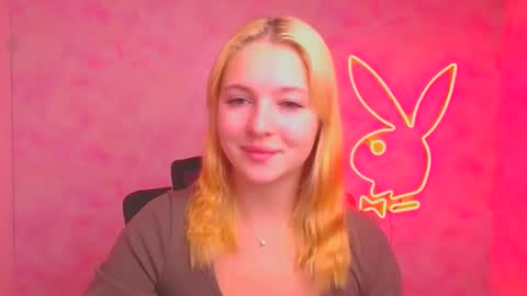 Snapshot of _mila_la_ chatting on October 17, 5:43 am Melanie online show from October 17, 5:43 am