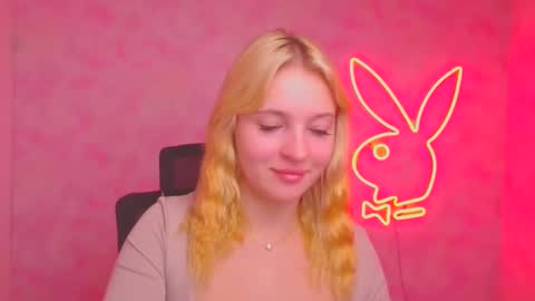 Snapshot of _mila_la_ chatting on October 23, 11:42 am Melanie online show from October 23, 11:42 am
