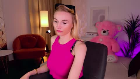Mila online show from May 19, 1:17 pm
