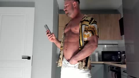 _miles19 online show from April 29, 10:52 am