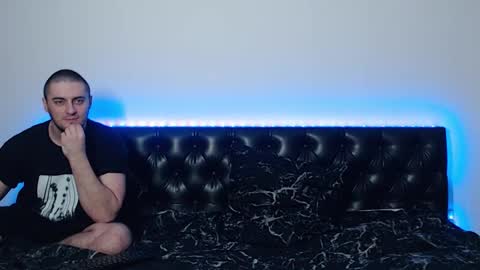 mikey and mia online show from October 11, 7:01 pm