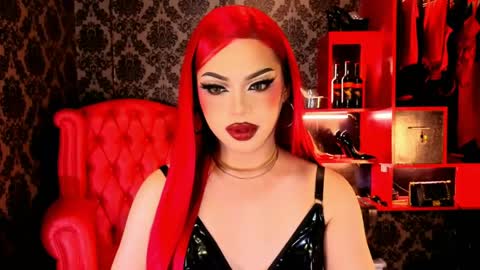 Snapshot of _ministryofsin_ chatting on May 19, 1:56 am Raven Strauss online show from May 19, 1:56 am