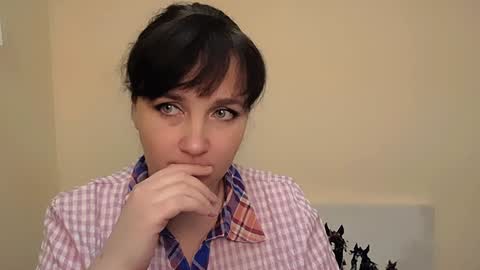 Snapshot of _miranda_sun chatting on December 4, 3:32 pm Miranda online show from December 4, 3:32 pm