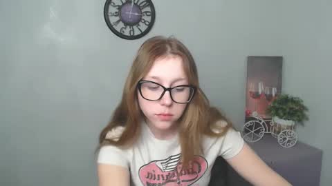 Snapshot of _miraterri_ chatting on February 24, 7:11 am Mira online show from February 24, 7:11 am