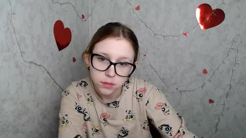 Snapshot of _miraterri_ chatting on March 4, 7:51 am Mira online show from March 4, 7:51 am