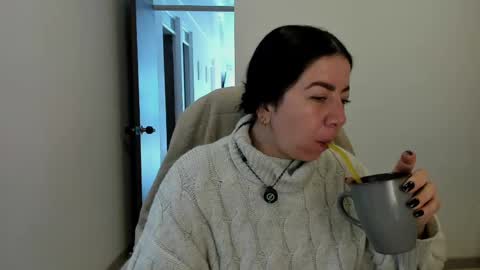 _miss_coco_ online show from April 30, 12:33 pm