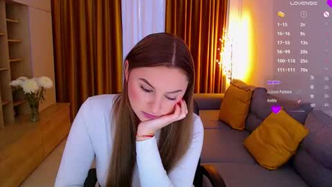 Snapshot of _miss_mia chatting on October 25, 8:00 am Mia online show from October 25, 8:00 am