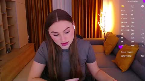 Snapshot of _miss_mia chatting on December 3, 8:45 am Mia online show from December 3, 8:45 am