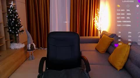 Snapshot of _miss_mia chatting on December 15, 9:57 am Mia online show from December 15, 9:57 am