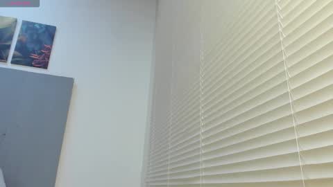 _molly_rosse_ online show from October 23, 12:04 pm