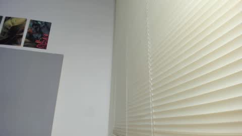 _molly_rosse_ online show from December 15, 12:09 pm