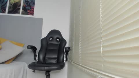 _molly_rosse_ online show from February 4, 11:38 am