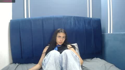 Snapshot of _mollyy chatting on February 4, 9:31 pm Molly online show from February 4, 9:31 pm