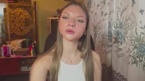 Mona online show from February 7, 1:26 pm