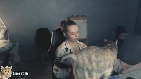 Snapshot of _mother_of_cats chatting on April 29, 7:42 pm Debby online show from April 29, 7:42 pm