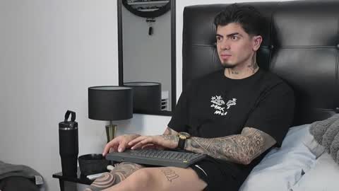 Snapshot of _mrcock_ chatting on May 28, 5:49 am _mrcock_ online show from May 28, 5:49 am