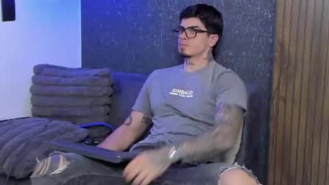 Snapshot of _mrcock_ chatting on June 20, 4:37 am _mrcock_ online show from June 20, 4:37 am