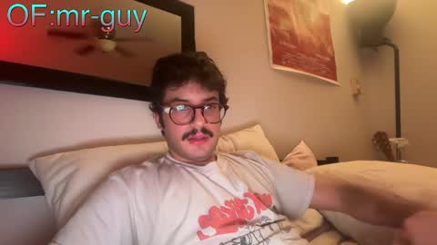 Snapshot of _mrguy_ chatting on May 15, 5:47 am _mrguy_ online show from May 15, 5:47 am