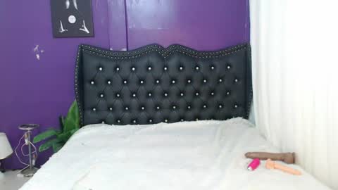 Snapshot of _nakedsabrina chatting on June 13, 5:27 am jenny claire online show from June 13, 5:27 am