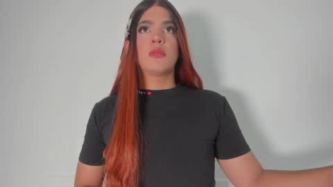 Snapshot of _naomi_fox chatting on February 9, 9:06 pm shantall online show from February 9, 9:06 pm