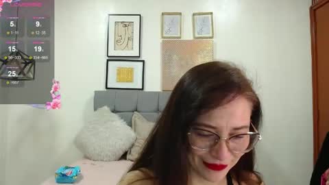 Snapshot of _naomi_s chatting on May 19, 1:39 pm _naomi_s online show from May 19, 1:39 pm