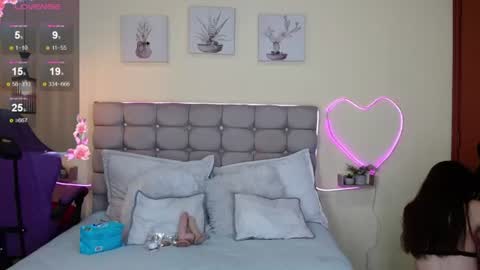 _naomi_s online show from June 22, 1:19 pm