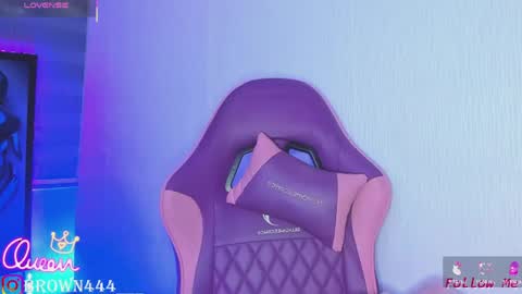 Snapshot of _naomibrown_ chatting on May 12, 4:42 am naomi brown online show from May 12, 4:42 am