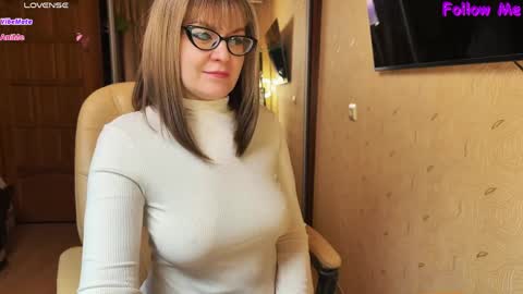Snapshot of _natali_ chatting on March 30, 5:58 pm MagicWoman online show from March 30, 5:58 pm