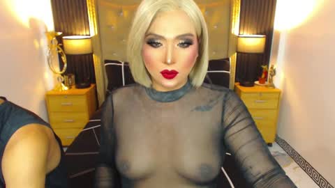 Snapshot of _natashacooper_ chatting on April 3, 9:46 pm _natashacooper_ online show from April 3, 9:46 pm