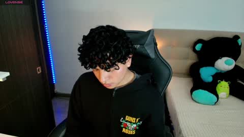 Nicolas online show from December 2, 9:28 pm