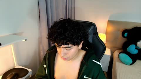 Nicolas online show from December 8, 10:57 pm