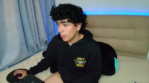 Nicolas online show from December 27, 10:59 pm