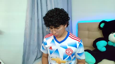 Nicolas online show from January 4, 11:17 pm