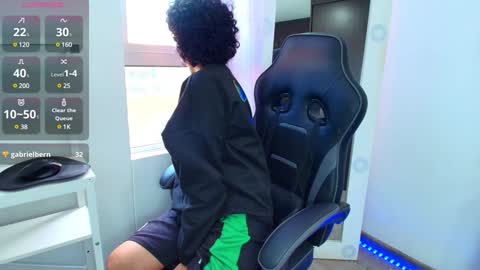 Nicolas online show from January 20, 7:25 pm