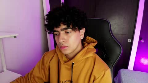 Nicolas online show from February 13, 11:47 pm