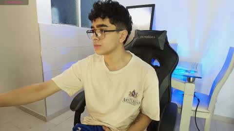 Nicolas online show from November 11, 3:06 am