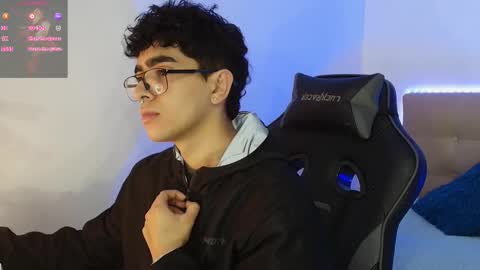 Nicolas online show from November 30, 10:25 pm