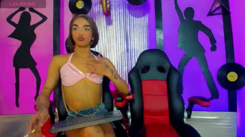 Snapshot of _nickyminach chatting on December 2, 8:26 pm Nicky Please help me with your thumbs up its importan online show from December 2, 8:26 pm