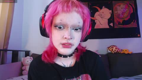 Snapshot of _nicole_meow_ chatting on June 3, 10:29 am Nicole online show from June 3, 10:29 am