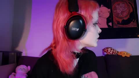 Snapshot of _nicole_meow_ chatting on June 4, 7:53 pm Nicole online show from June 4, 7:53 pm