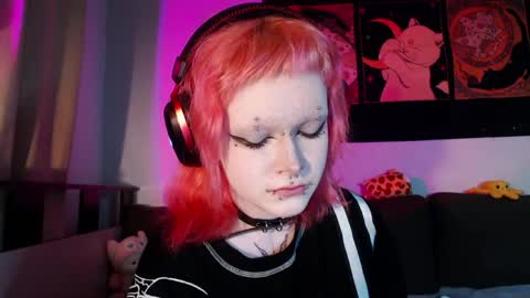 Snapshot of _nicole_meow_ chatting on June 5, 11:21 pm Nicole online show from June 5, 11:21 pm