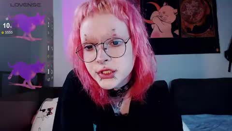 Snapshot of _nicole_meow_ chatting on June 13, 3:15 am Nicole online show from June 13, 3:15 am