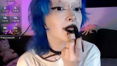 Snapshot of _nicole_meow_ chatting on July 22, 10:01 pm Nicole online show from July 22, 10:01 pm