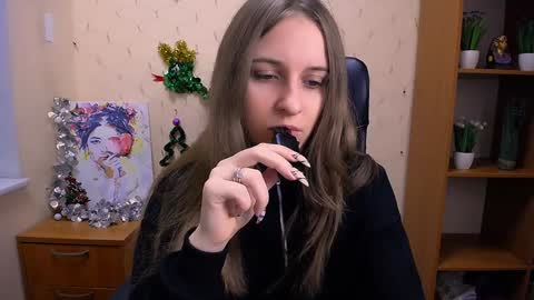 Snapshot of _nicole_new chatting on December 11, 12:12 pm Nica online show from December 11, 12:12 pm