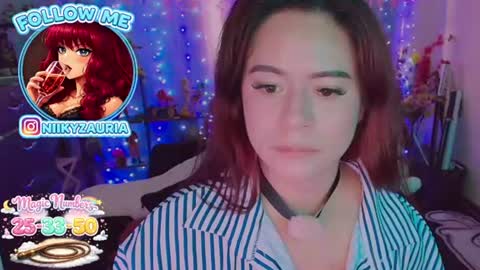Snapshot of _niiky chatting on June 11, 8:29 pm niiky online show from June 11, 8:29 pm