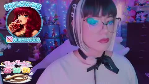 Snapshot of _niiky chatting on June 14, 8:44 pm niiky online show from June 14, 8:44 pm