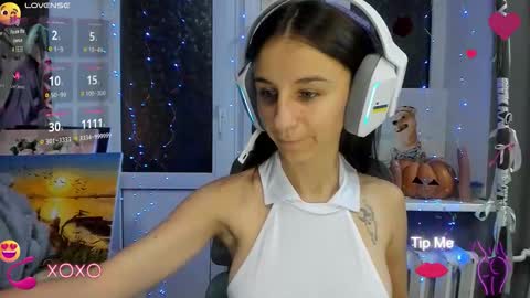 Snapshot of _nika_kik chatting on November 1, 8:55 pm Nika online show from November 1, 8:55 pm